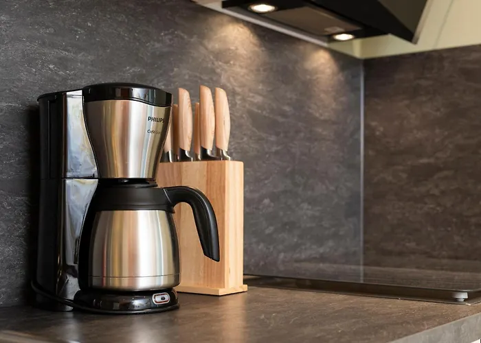 Bunter Hund - Hund, Parkplatz, Wintergarten *