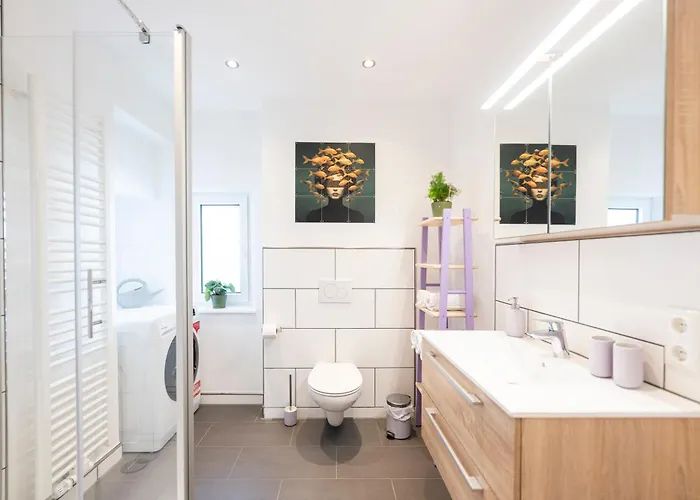 Bunter Hund - Hund, Parkplatz, Wintergarten